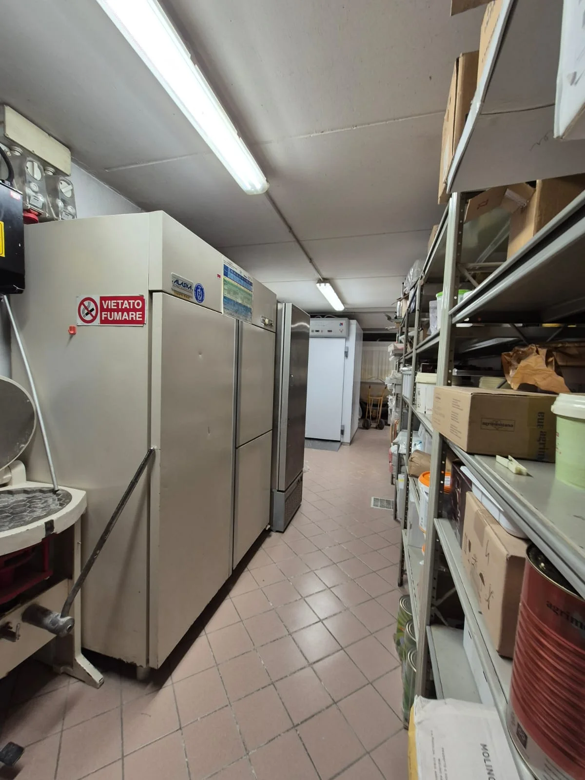 Cella frigo per la conservazione degli impasti